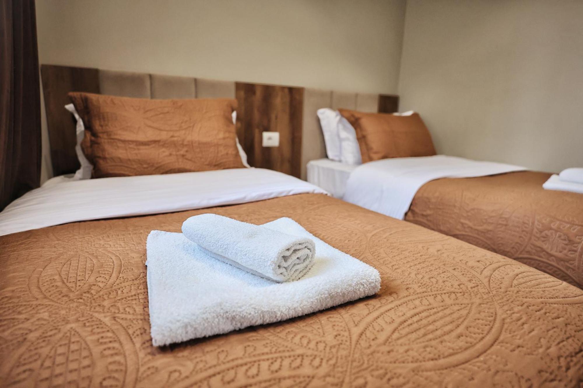 Vila Casablanca - Boutique Hotel & Restaurant Shkoder Exterior photo